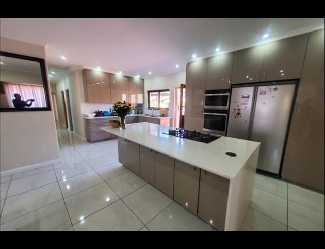 6 BEDROOM HOUSE FOR SALE IN BRACKENDOWNS